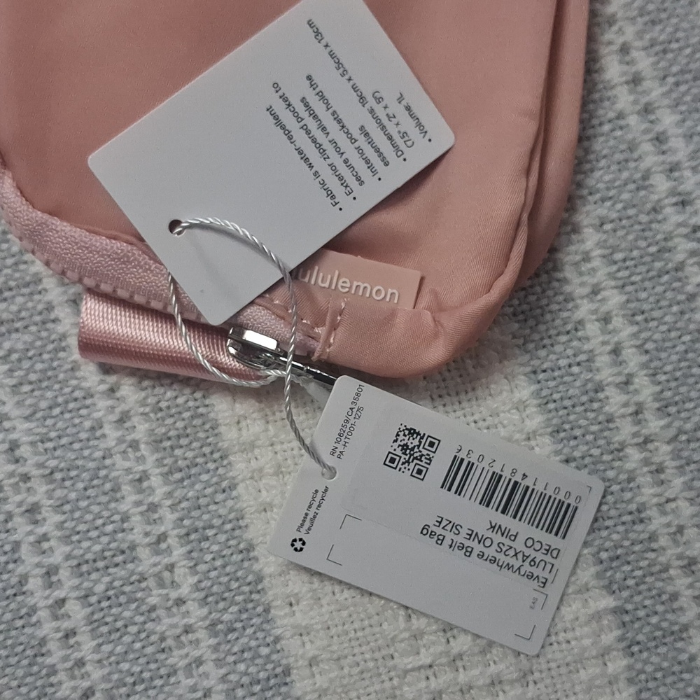 Lululemon Athletica Everywhere Belt Bag *Red ♥️ - Picture 5 of 6